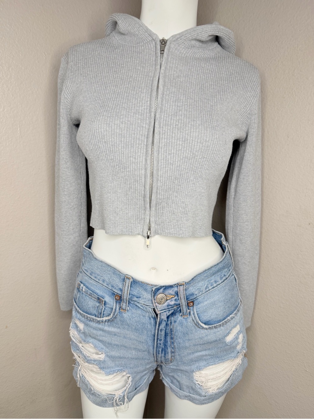 Brandy Melville Light Gray Ribbed Cropped Zip Hoodie